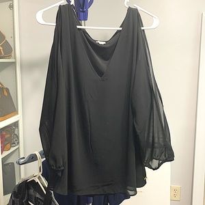 GUESS BLACK BLOUSE V NECK